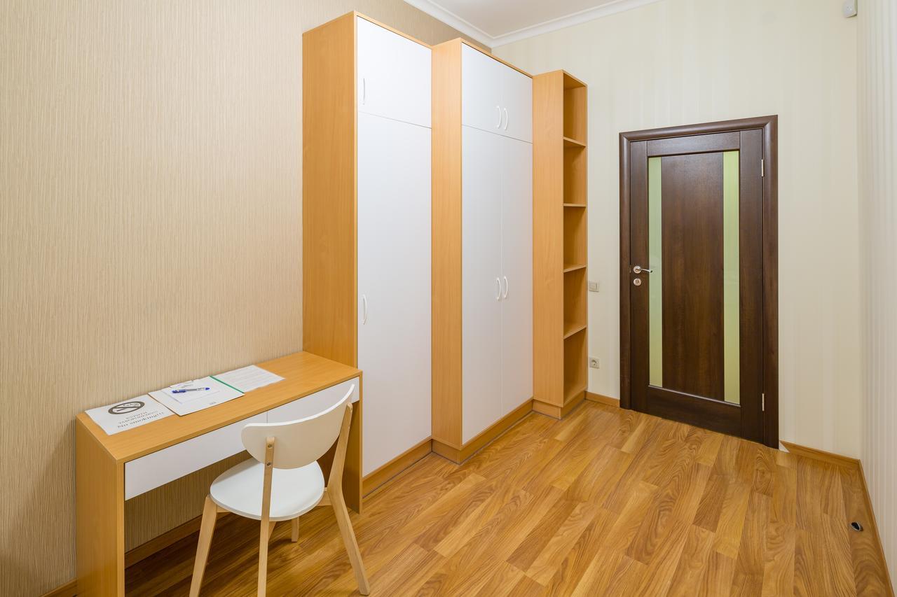 Апартаменти On Svobody Avenue 25 *