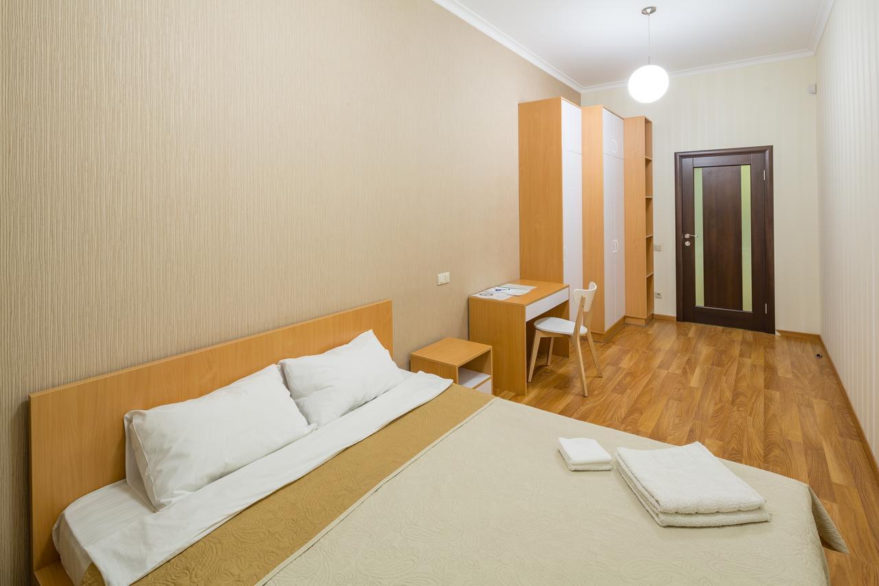On Svobody Avenue 25 Апартаменти Львів